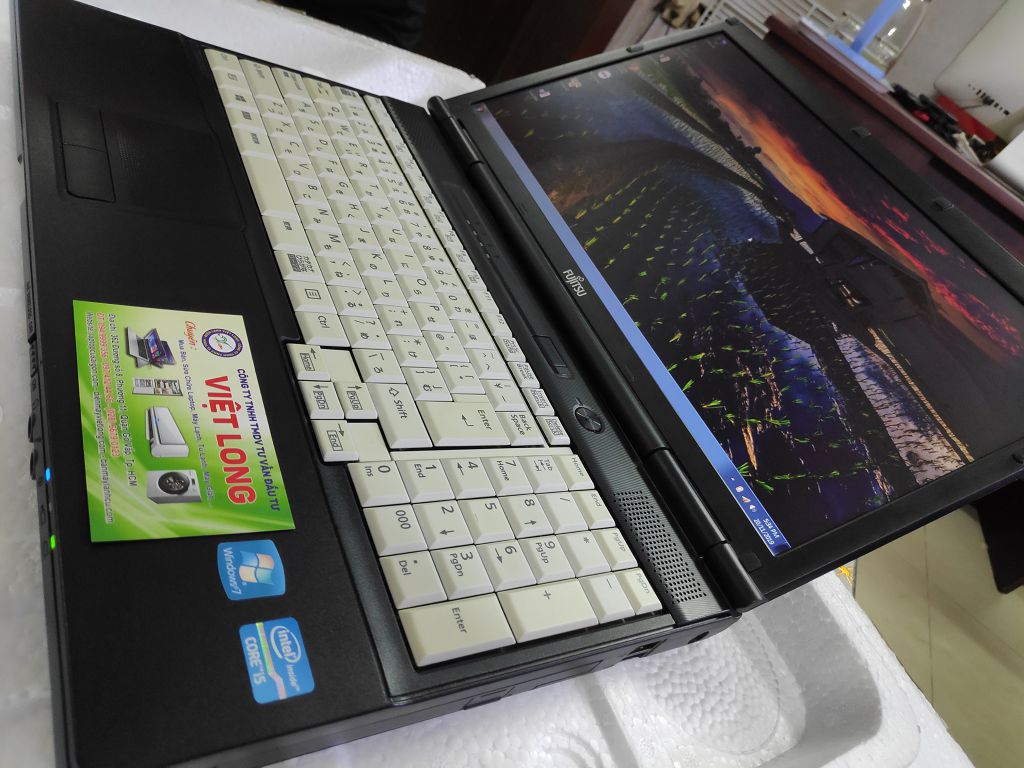 laptop-cu-fujitsu-a572-core_i5_7