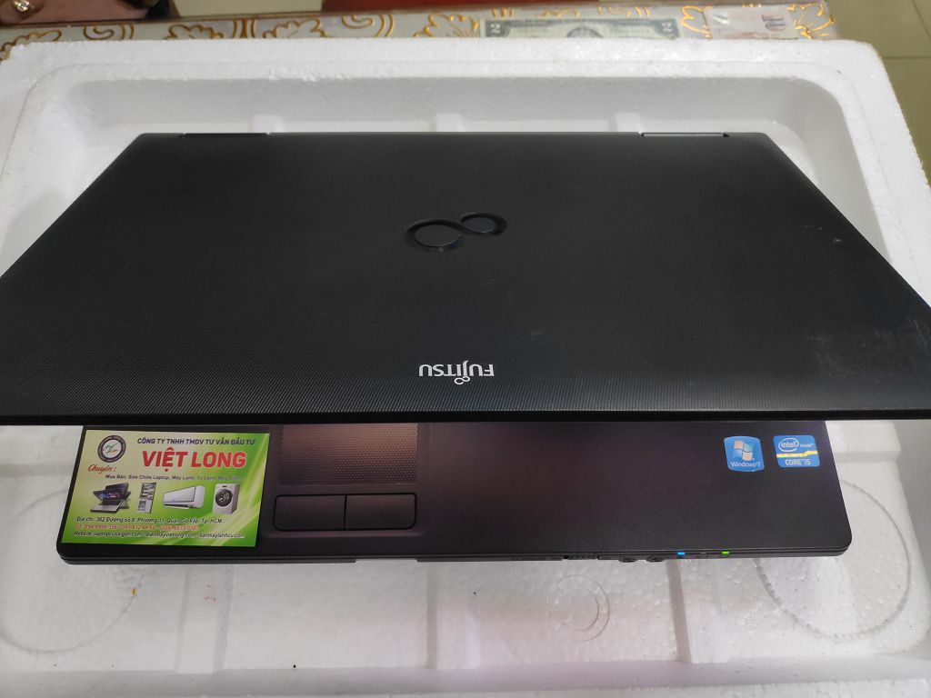 laptop-cu-fujitsu-a572-core_i5_8