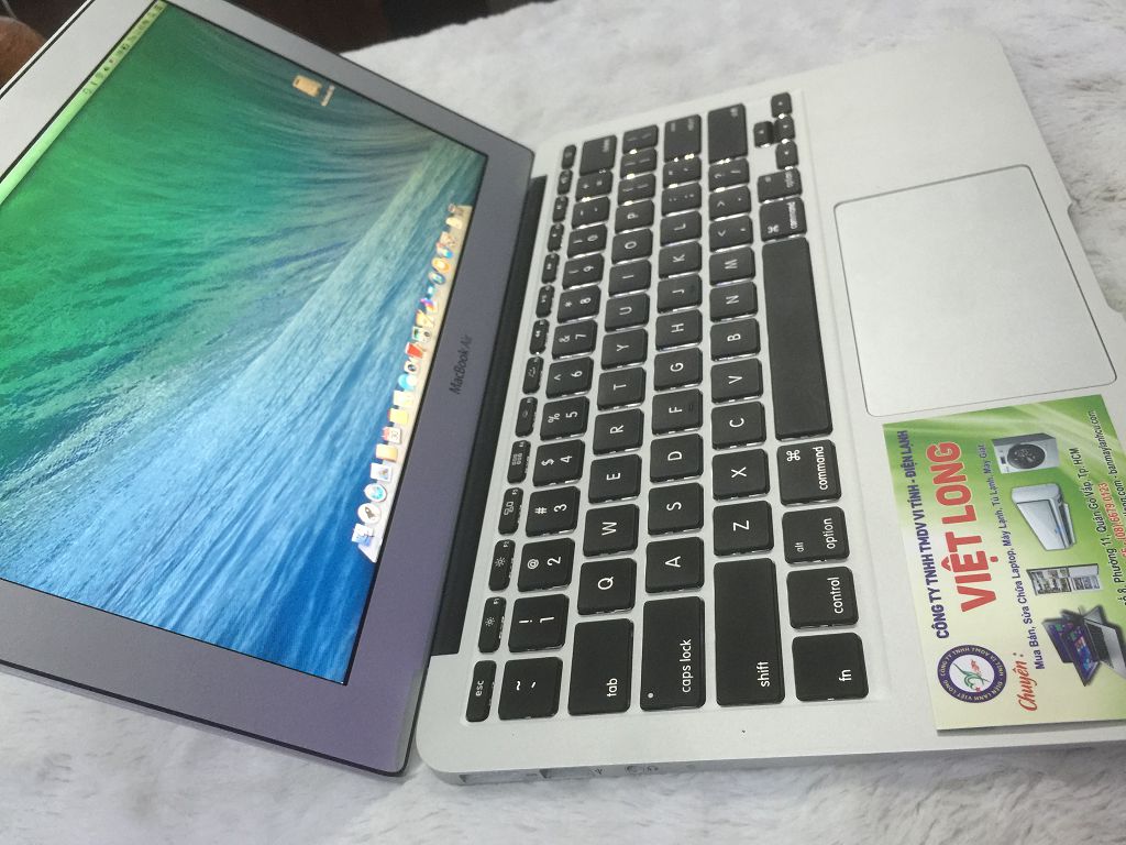 laptop-cu-macbook-air-11in_8-3