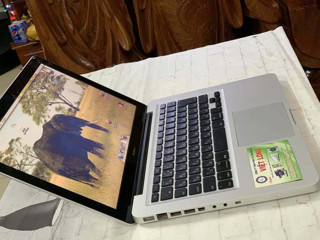 laptop-cu-macbook-pro-core_2-c491e1bab9p_3