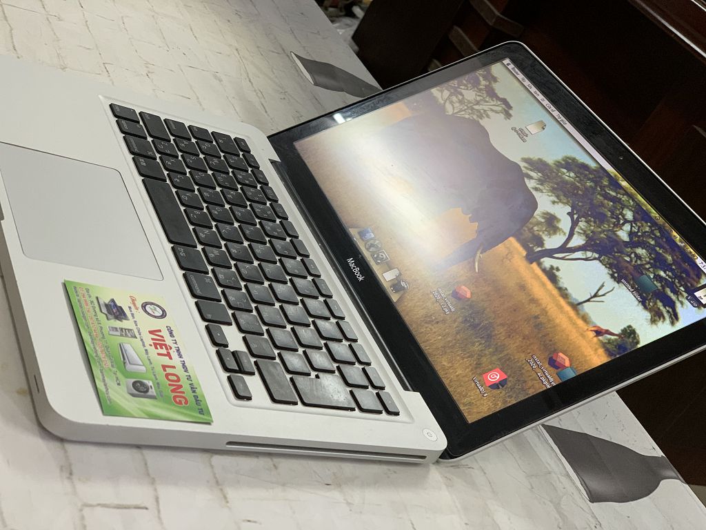 laptop-cu-macbook-pro-core_2-c491e1bab9p_5