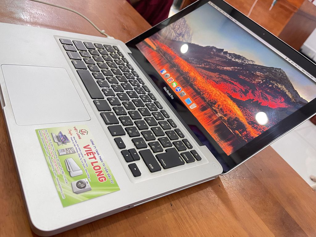 laptop-cu-macbook-pro-2010-core 2-13in (1)