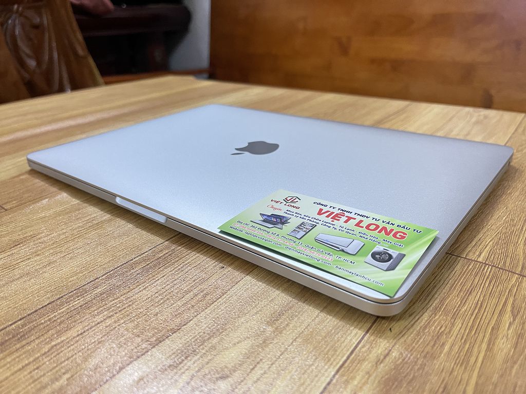 laptop-cu-macbook-pro-2017-sliver (1)