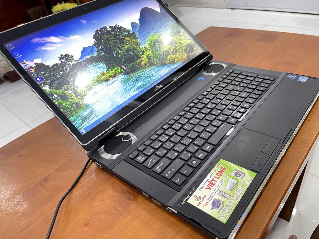 laptop-cu-fujitsu-NH77-core i7 (10)