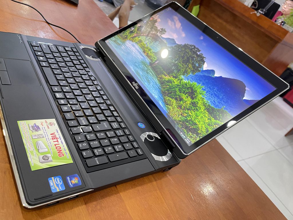 laptop-cu-fujitsu-NH77-core i7 (11)