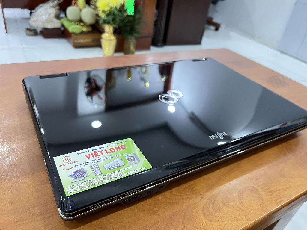 laptop-cu-fujitsu-NH77-core i7 (3)