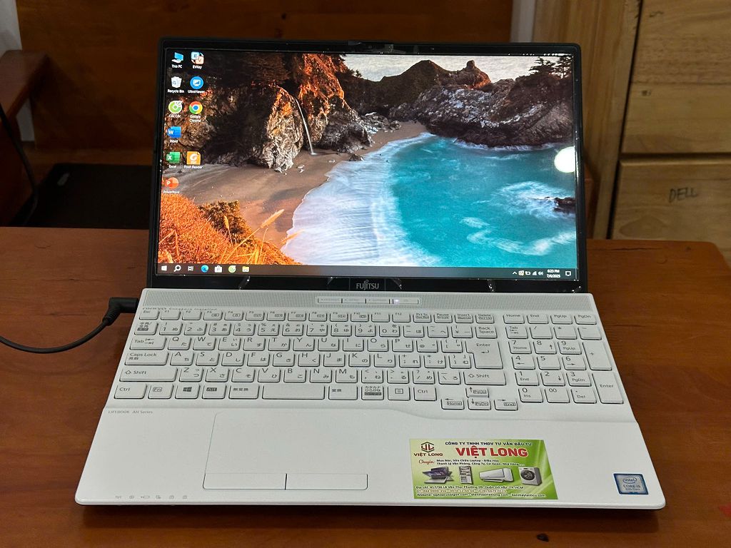 laptop-cu-Fujitsu-AH53-Core i5-Gen 8-trắng (4)