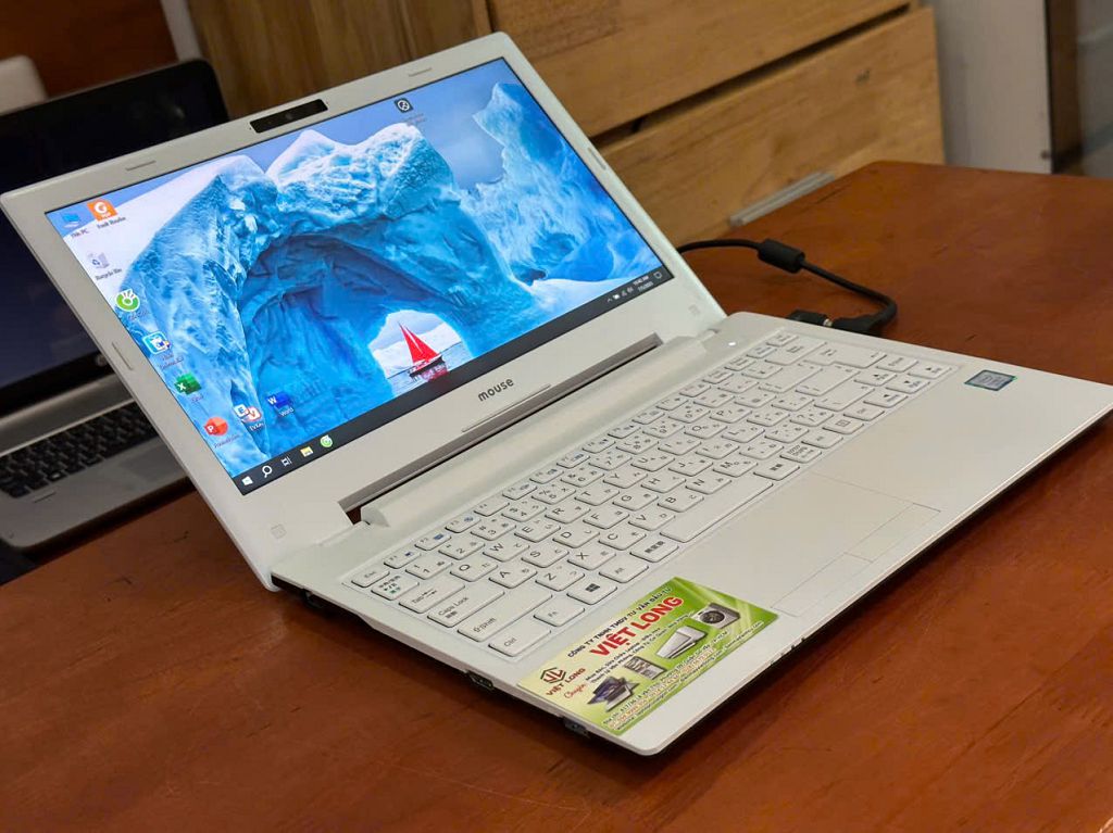 laptop-cu-Mouse J370-core i7-Gen 8 (9)