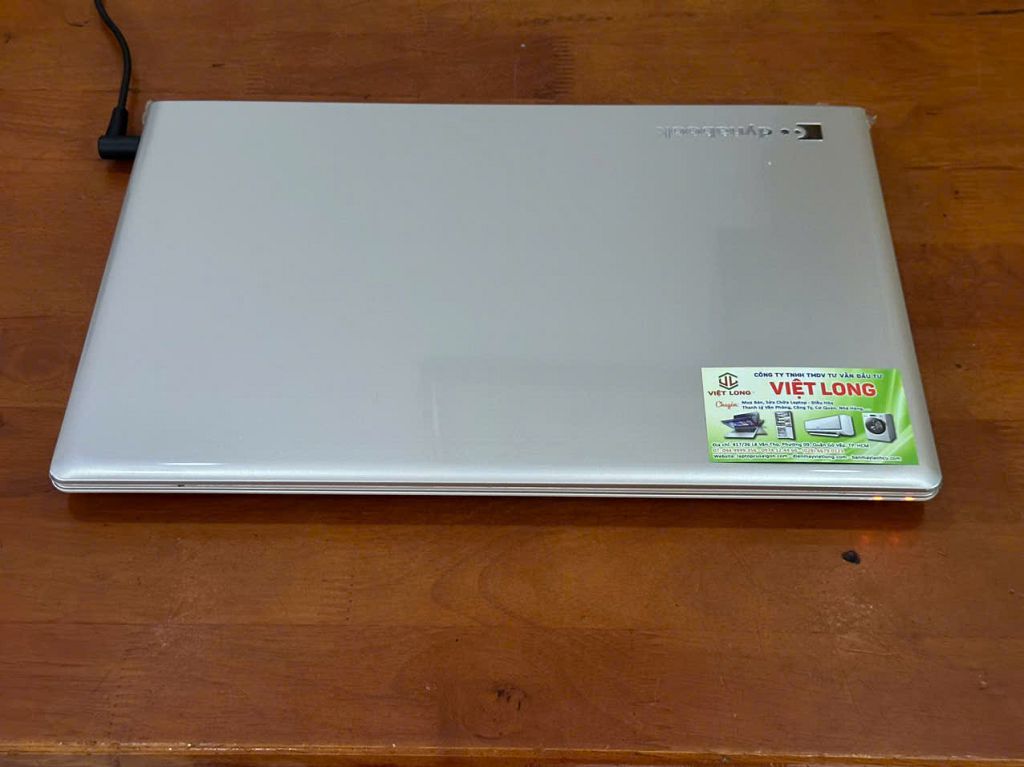 laptop-cu-toshiba-AZ45-core i5-gen 8 (1)