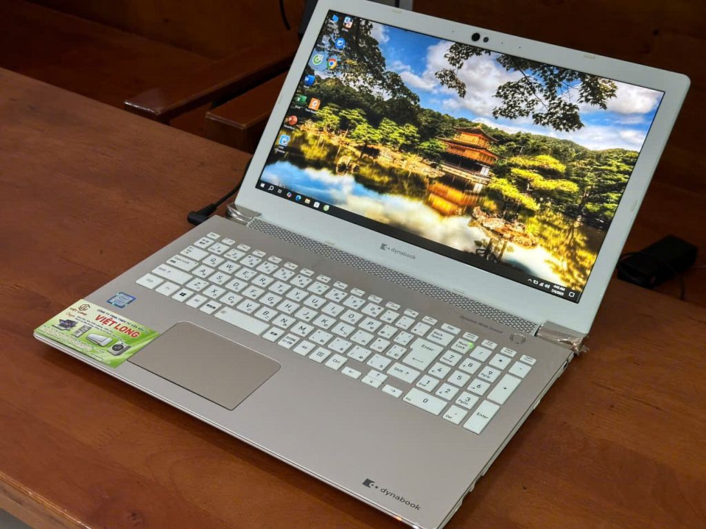 laptop-cu-toshiba-AZ45-core i5-gen 8 (2)