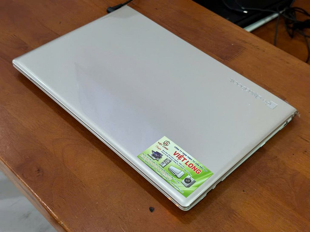 laptop-cu-toshiba-AZ45-core i5-gen 8 (5)